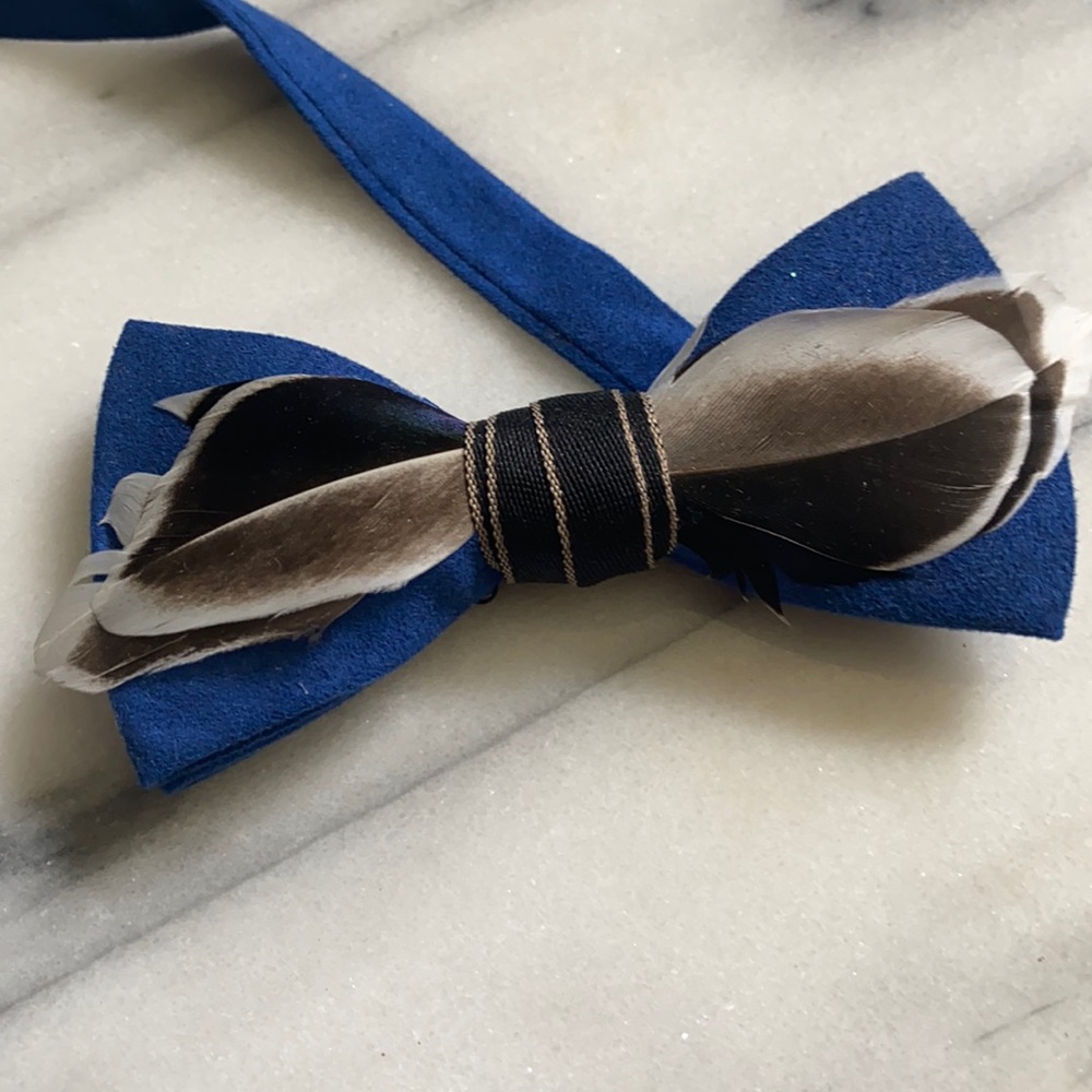 Discount - Luxury Feather Bow tie No Box